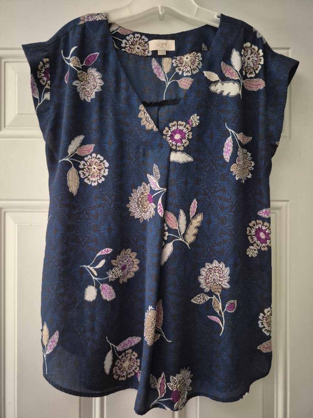 Loft. Summer Top. Size Medium. New.